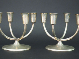 Vente aux enchères Paire de candélabres  Art déco en argent (800 mm)  MO : Posen et Posen