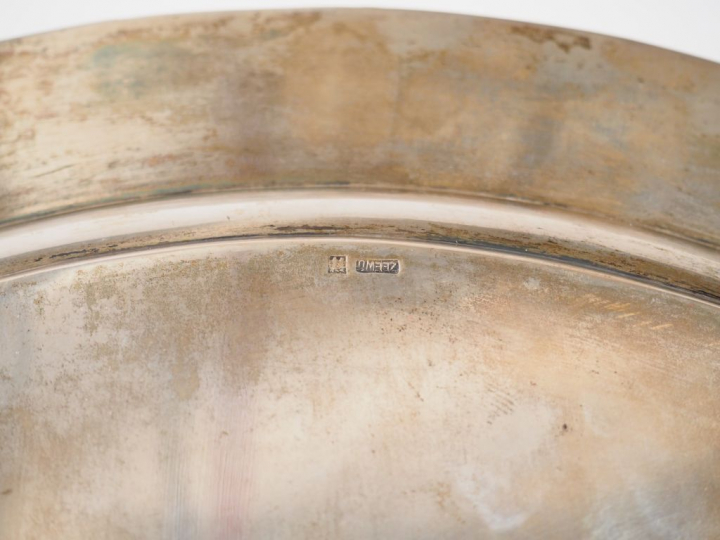 Shaker en argent étranger et un plateau décor de bambou. Indochine, ve