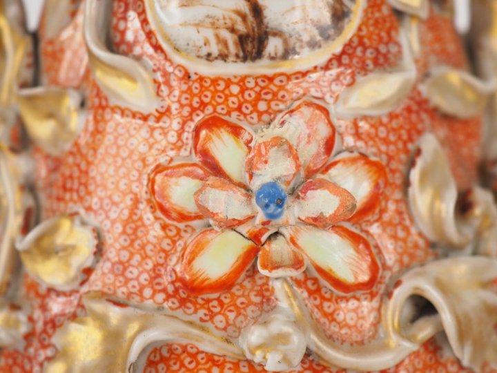 Paire de vases de forme balustre en porcelaine et émaux type "palette 