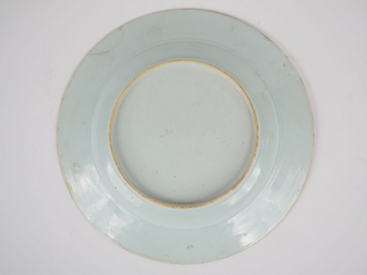 Petit plat en porcelaine décor en grisaille, Compagnie des Indes, déco