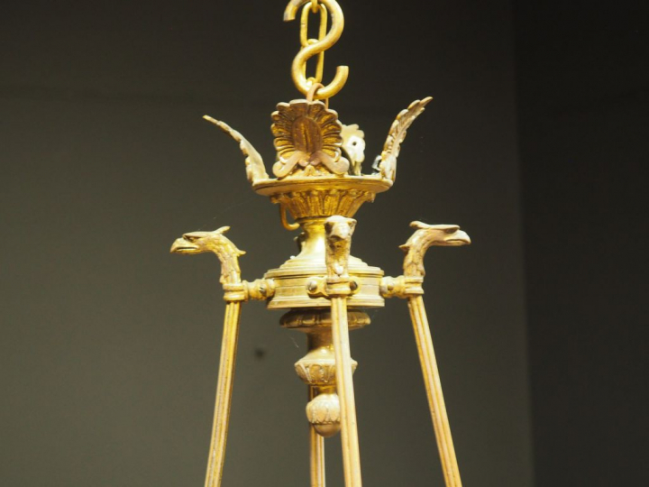 Lustre boulle de style Empire en verre et bronze éclairant à une lumiè