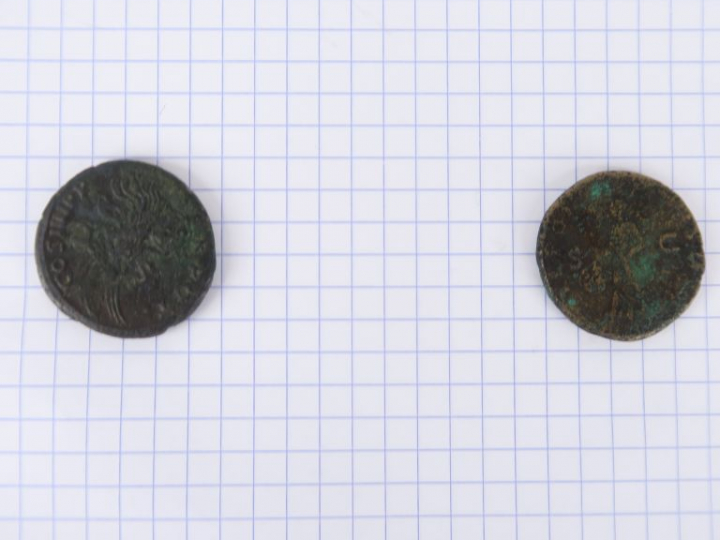 Trajan (98-117 apr. J.-C.), lot de deux as, R/ TR POT COS IIII PP, Vic