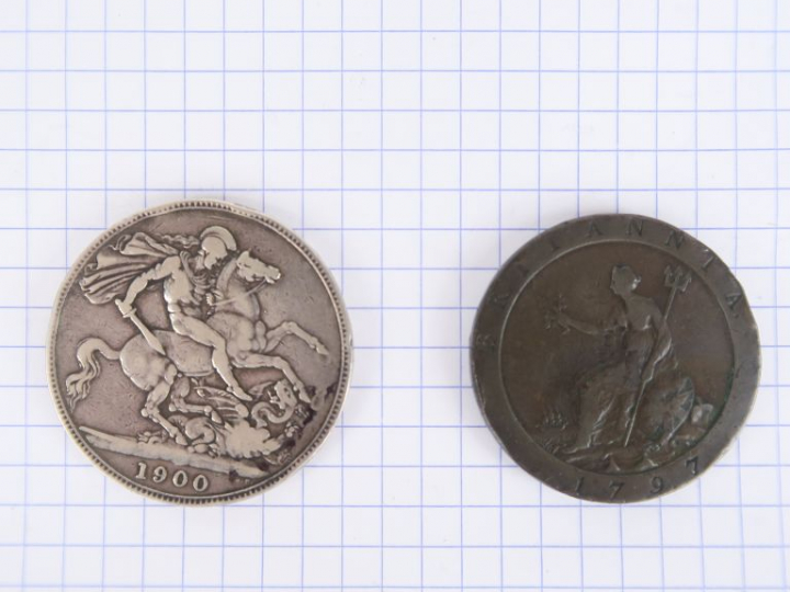 Royaume-Uni, lot de deux monnaies : Georges III, 1 penny 1797 , Victor