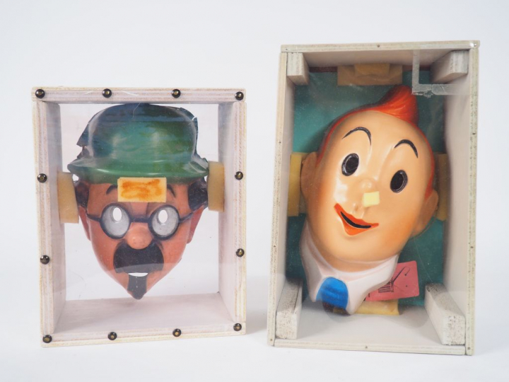 2 MASQUES CESAR avec etiquette authentique (Tintin et Tournesol) RARE 