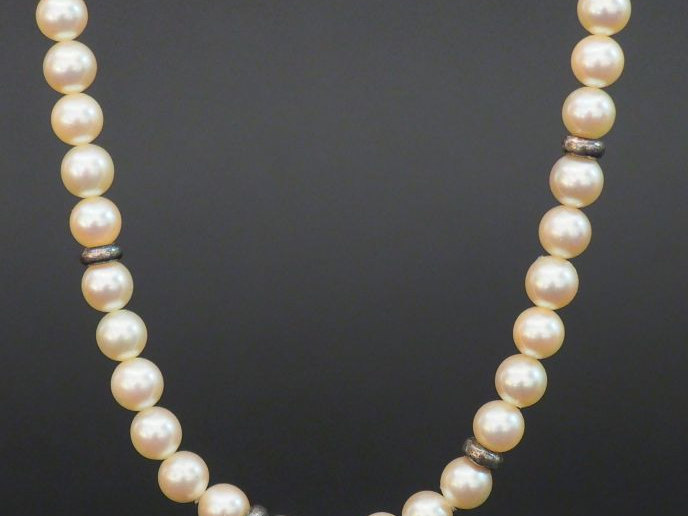 Collier de perles de culture.