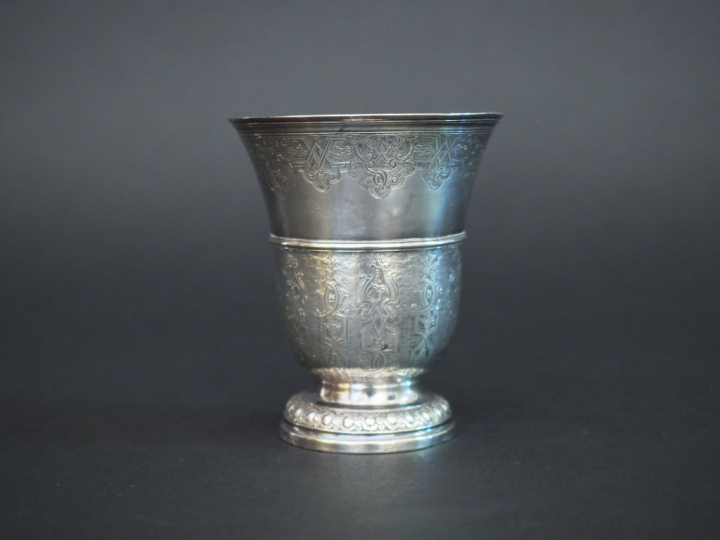 Timbale tulipe XVIIIème en argent Poids : 135 g