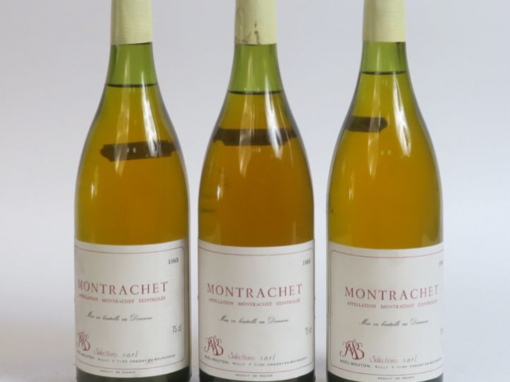 3 BOUTEILLES MONTRACHET NOEL BOUTON - 1985 - 1 à 2 CM/1 à 2,5CM/1 à 3 