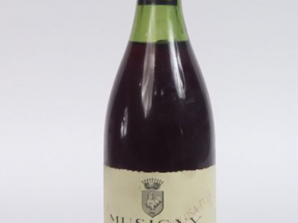 Vente aux enchères 1 BOUTEILLE MUSIGNY DOMAINE COMTES GEORGES DE VOGUE - 1967 - 4 CM