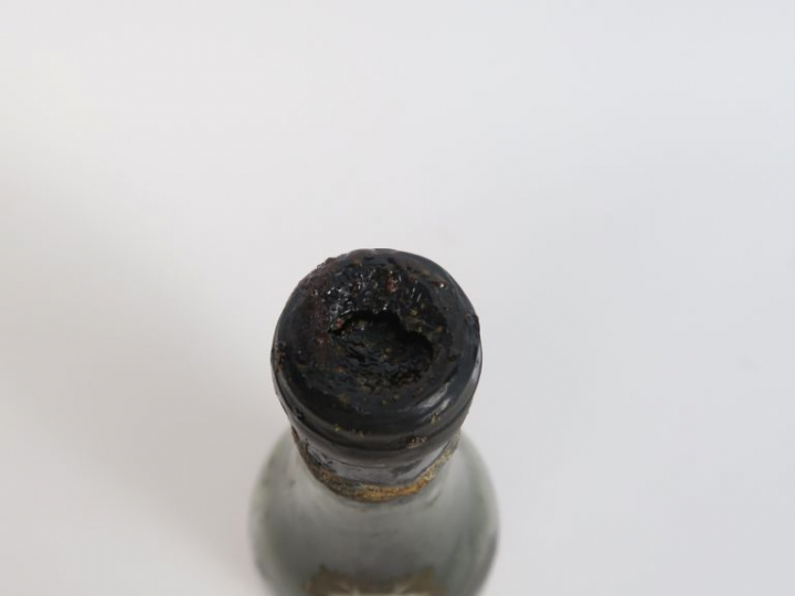 1 BOUTEILLE ECHEZEAUX JAYER GILLES - 1974 - 9 CM/SANS CAPSULE