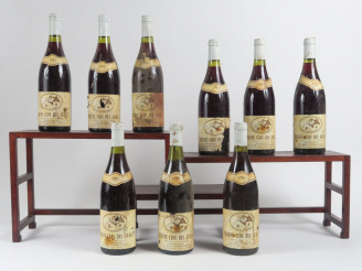 Vente aux enchères 9 BOUTEILLES BEAUNE 'CLOS DES AVAUX' DOMAINE DE BAPTAULT - 1983 - ELA
