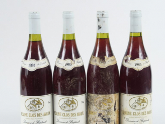 Vente aux enchères 4 BOUTEILLES BEAUNE 'CLOS DES AVAUX' DOMAINE DE BAPTAULT - 1985 - 1 ET