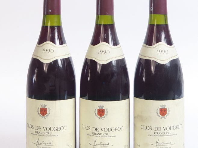 3 BOUTEILLES CLOS VOUGEOT GC MONTREYNAUD - 1990 - 1 à 1,5 CM/2 à 2 CM