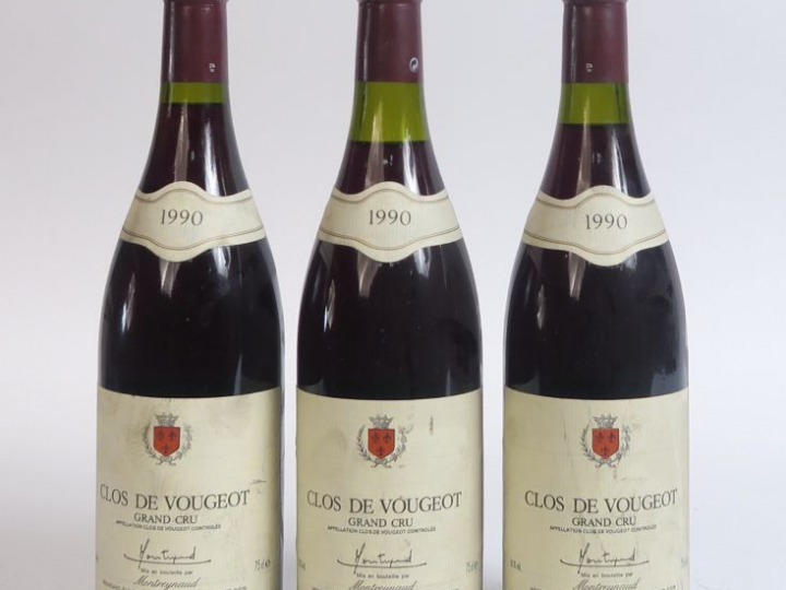 3 BOUTEILLES CLOS VOUGEOT GC MONTREYNAUD - 1990 - 1 à 1 CM/2 à 2,5 CM