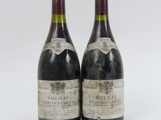 Vente aux enchères 2 BOUTEILLES VOLNAY 'CLOS DES CHÊNES' CHÂTEAU DE MEURSAULT - 1994