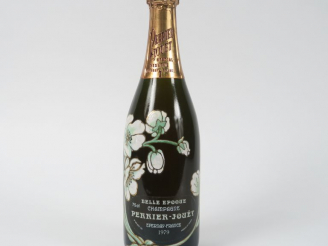 Vente aux enchères 1 BOUTEILLE CHAMPAGNE PERRIER JOUËT 'BELLE EPOQUE' - 1979 - COFFRET
