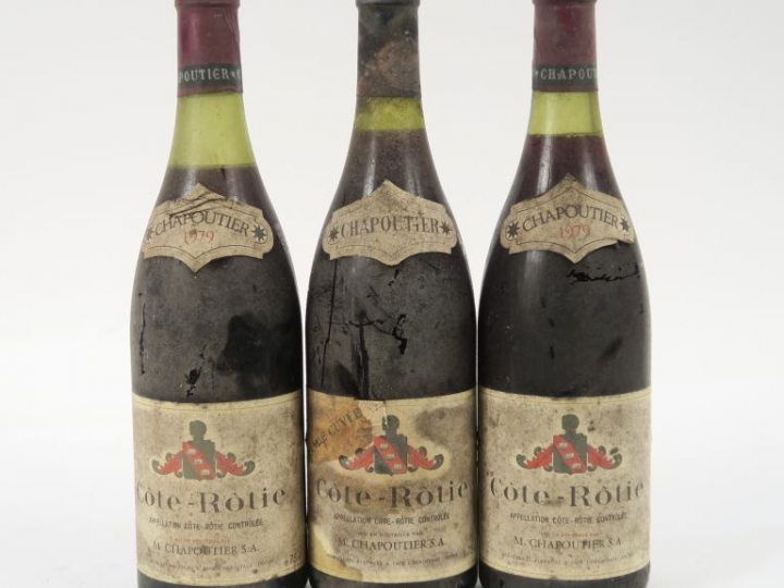 3 BOUTEILLES CÔTE ROTIE CHAPOUTIER : 2 de 1979 2 CM/3,5 CM/ BS - 1 GRA