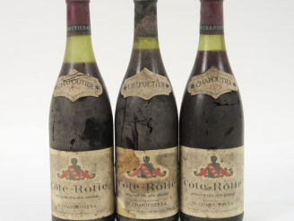 Vente aux enchères 3 BOUTEILLES CÔTE ROTIE CHAPOUTIER : 2 de 1979 2 CM/3,5 CM/ BS - 1 GRA