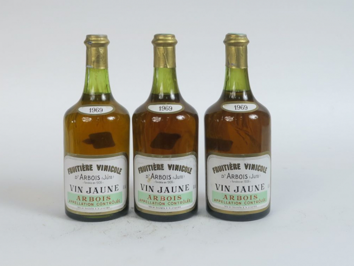 3 BOUTEILLES VIN JAUNE FRUITIERE VINICOLE - 1969