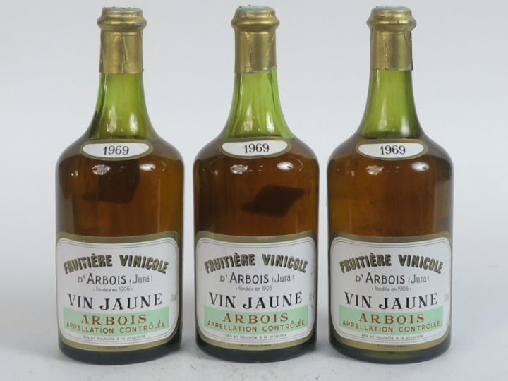 3 BOUTEILLES VIN JAUNE FRUITIERE VINICOLE - 1969