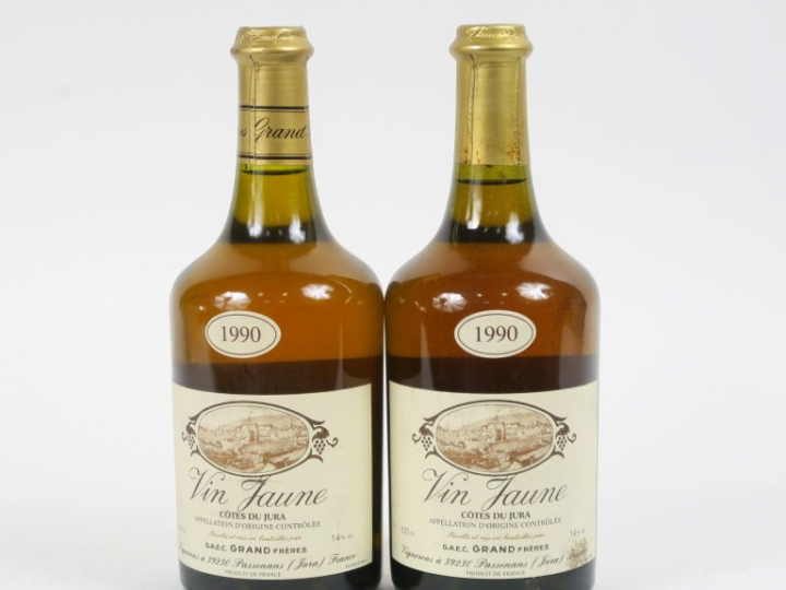 2 BOUTEILLES VIN JAUNE GRAND FRÈRES - 1990