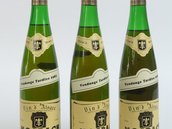 3 BOUTEILLES GEWURZTRAMINER VENDANGES TARDIVES MOSBACH - 1983 - 4 CM