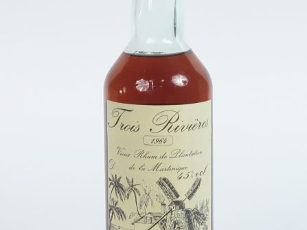 1 BOUTEILLE RHUM TROIS RIVIERES 44° - 1964 - COFFRET