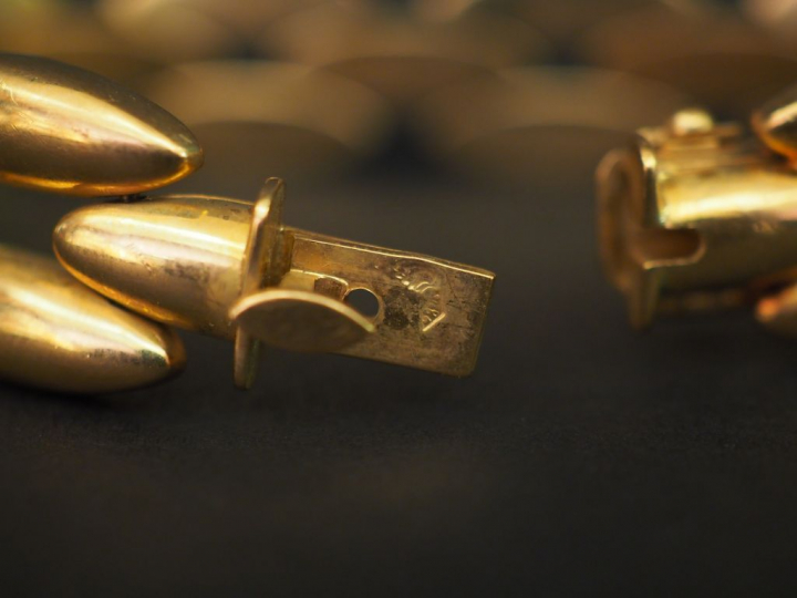 Bracelet Tank en or. Poids : 39,30 g