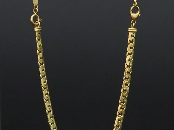 Collier en or composé à partir de trois bracelets. Poids : 17,25 g