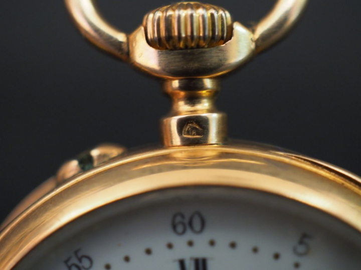 2 montres de col en or. Poids tel : 40 g