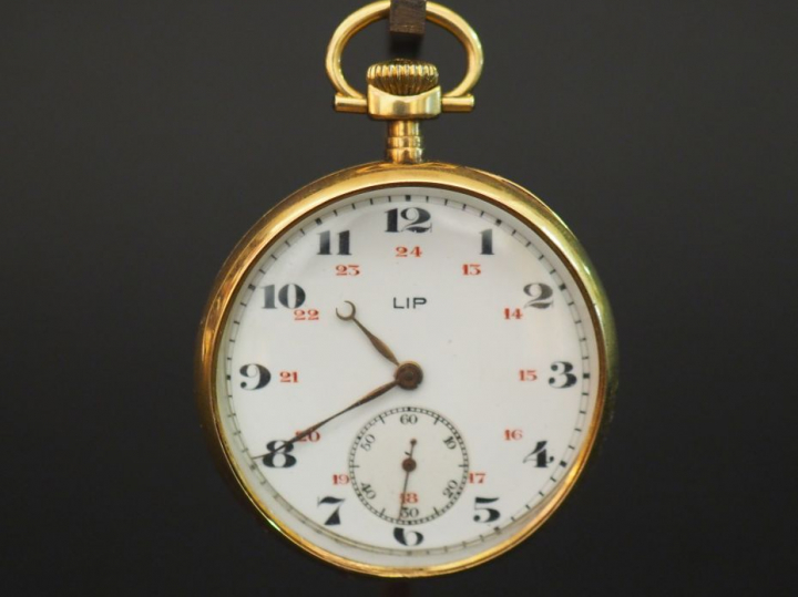 LIP. Montre de gousset en or.  Poids tel : 72 g