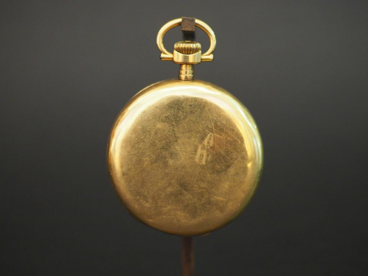 LIP. Montre de gousset en or.  Poids tel : 72 g