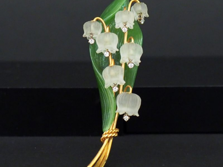Broche "muguet" en or et pâte de verre, Joaillier JH, numérotée 0442 P