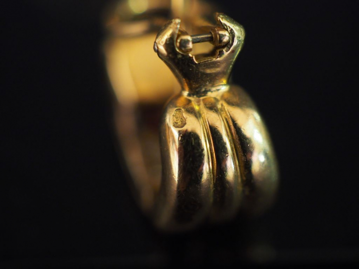 Paire de perce oreilles en or et brillants. Poids tel : 13,90  g