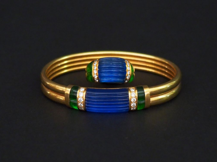 Bracelet et bague en or jaune ornés de deux lignes de rubans agrémenté