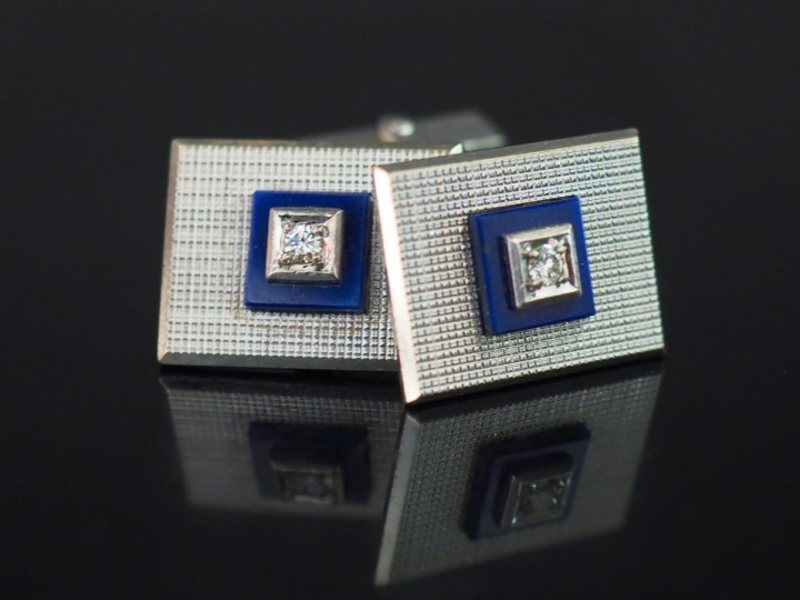 Paire de boutons de manchette en or blanc ornés d'un carré de lapis la