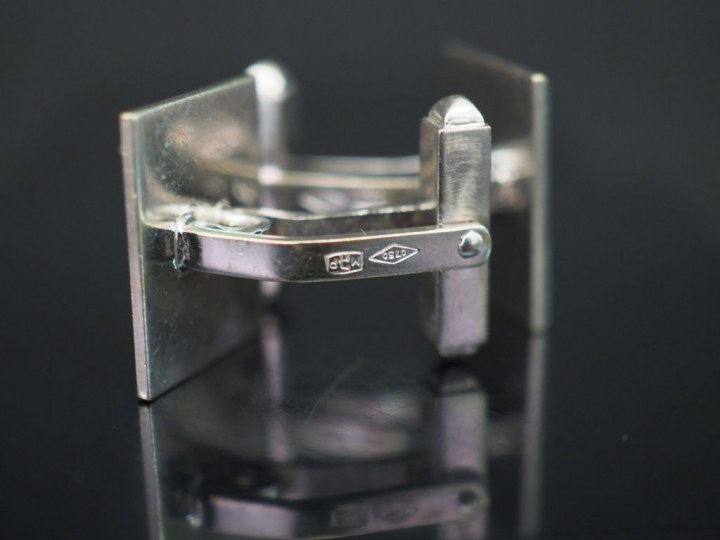 Paire de boutons de manchette en or blanc ornés d'un carré de lapis la