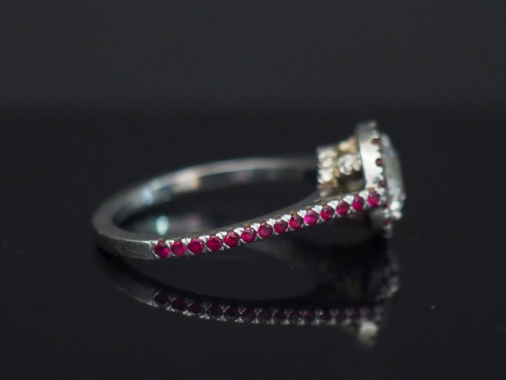 Bague en platine ornée d'un brillant taille ancienne de 1 ct environ, 