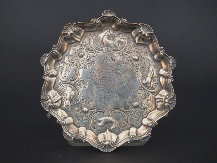 Présentoir en argent étranger. Poids : 244 g