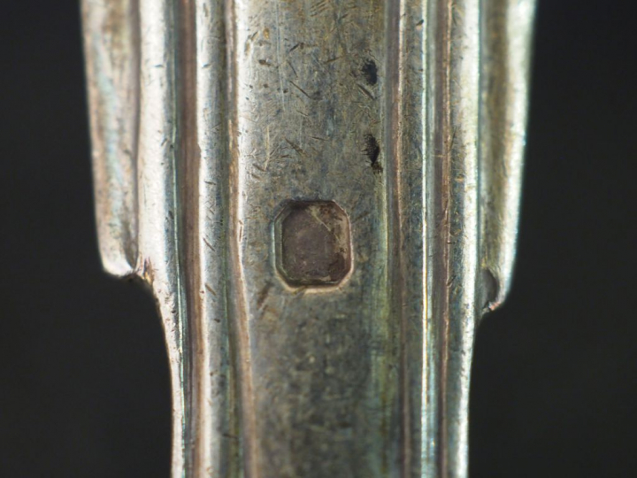 5 couverts et une cuillère en argent, poinçon Minerve modèle à filet e