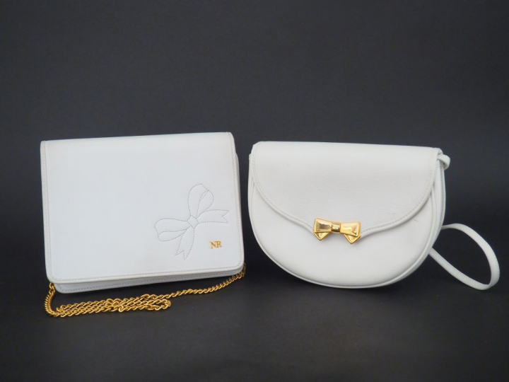 NINA RICCI. Deux mini sacs blancs