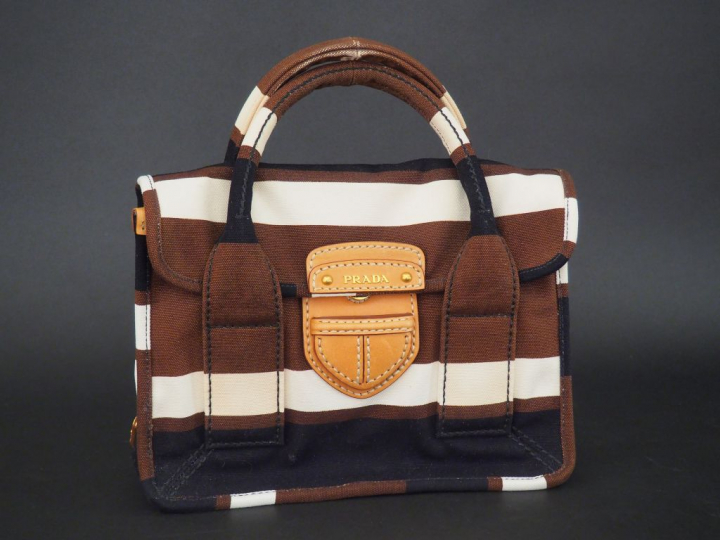 PRADA. Sac à main en tissu trois tons, H. 22 cm