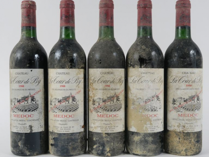 5 BOUTEILLES CHÂTEAU LA TOUR DE BY CB MEDOC - 1988 - BG/BS