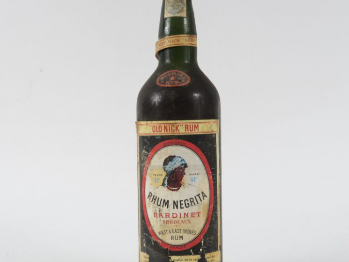 1 VIEILLE BOUTEILLE RHUM NEGRITA 'OLD NICK RUM'