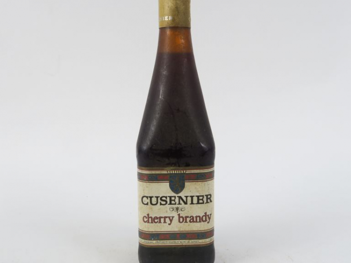 1 BOUTEILLE CUSENIER 'CHERRY BRANDY'