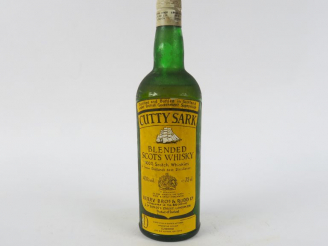 Vente aux enchères  1 VIEILLE BOUTEILLE SCOTCH WHISKY 'CUTTY SHARK'