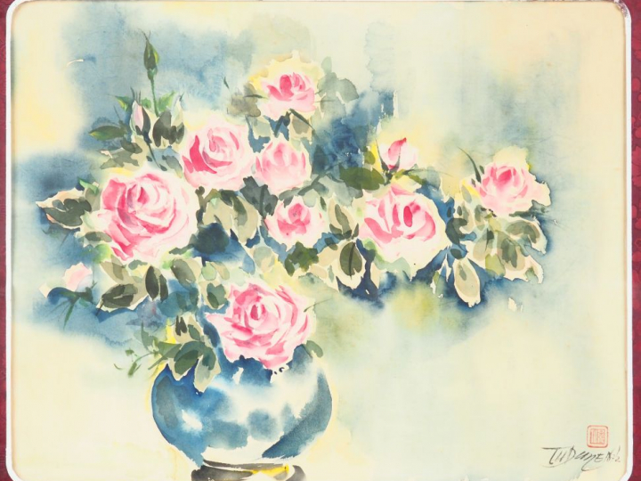 TU DUYEN "Bouquet de roses dans un vase" Aquarelle sur soie, signée en