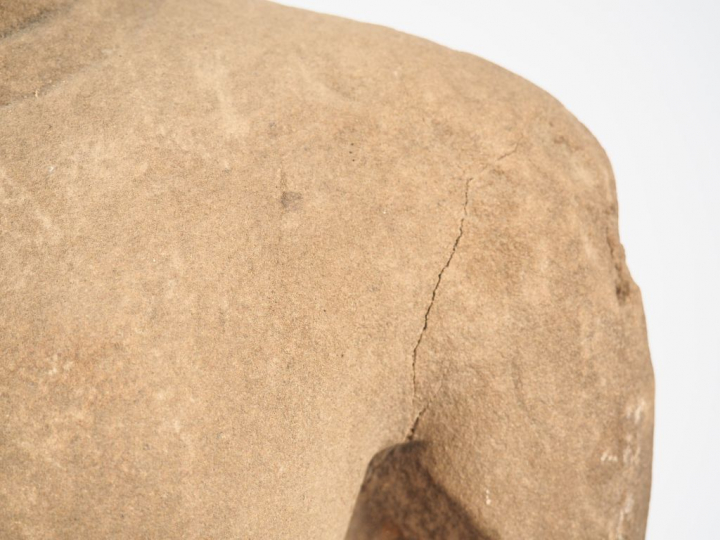 Torse de divinté féminine "uma" en grès  Cambodge XIème  provenance fa