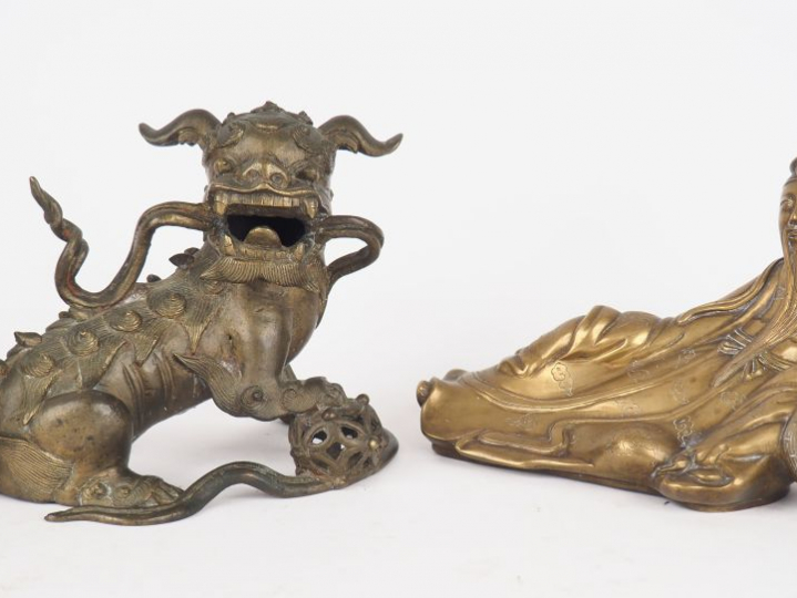 Lot comprenant deux sujets en bronze l'un représentant Libai l'autre f