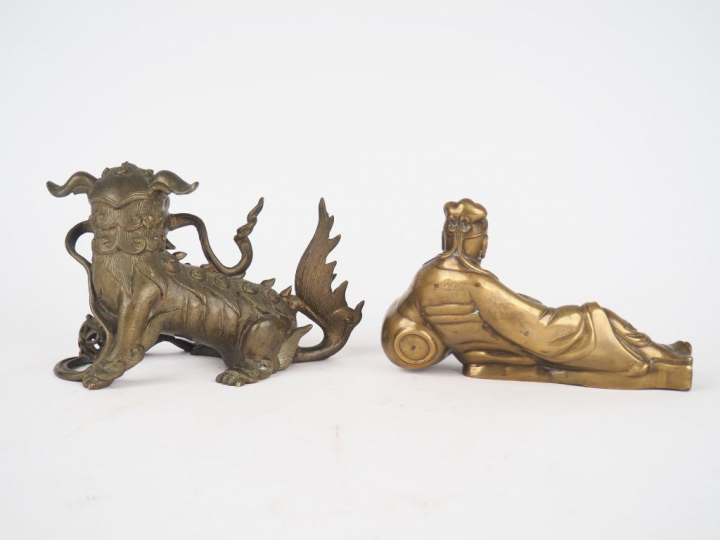 Lot comprenant deux sujets en bronze l'un représentant Libai l'autre f