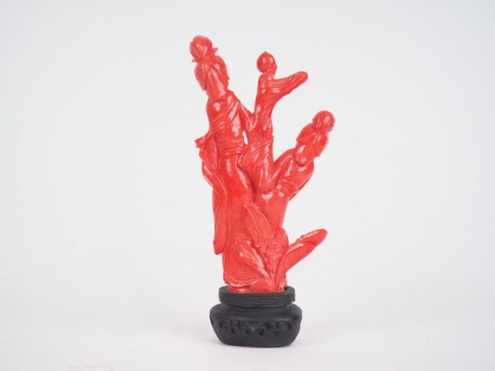 Sujet en corail sculpté Chine vers 1930 "deux jeunes filles" Poids : 2